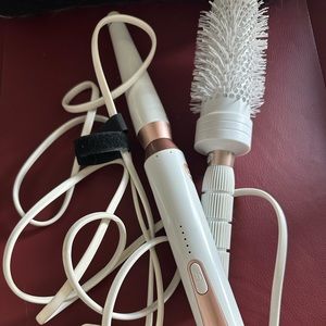 T3 hairwrap with a complimentary style brush